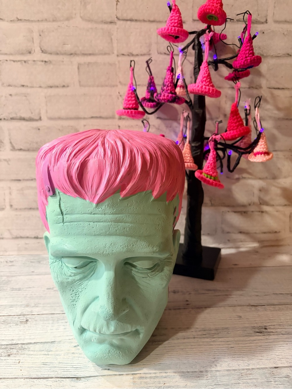 GHOULISH 10.25in Frankenstein Head Decor